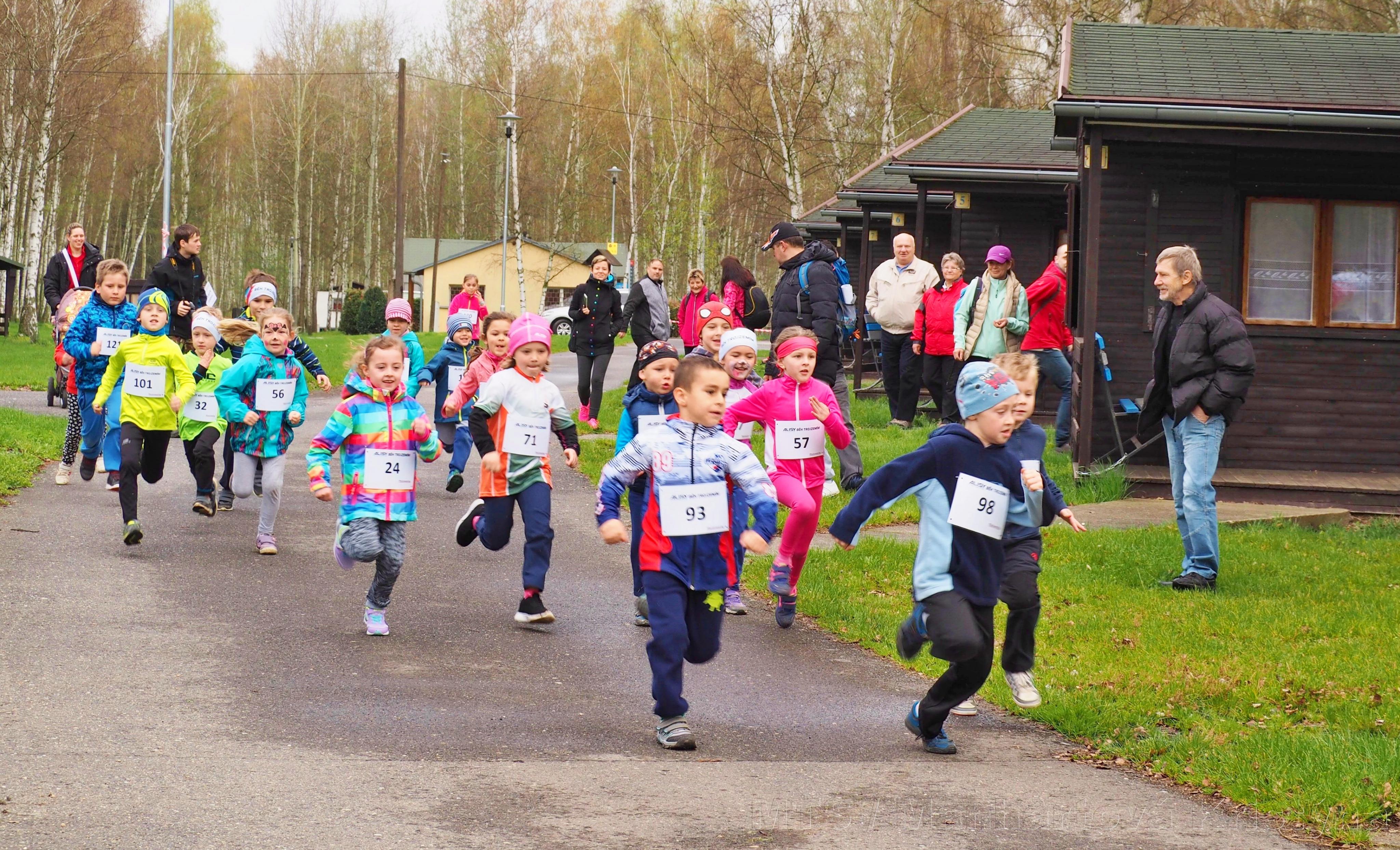 Malí závodníci na Alisy Běhu trojzemím 2017, stejně tak letos dostanou prostor k běžeckému závodění i ti nejmenší