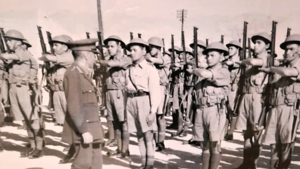 Do bitvy o Tobruk se v říjnu 1941 aktivně zapojil také Československý pěší prapor 11 – Východní pod velením Karla Klapálka