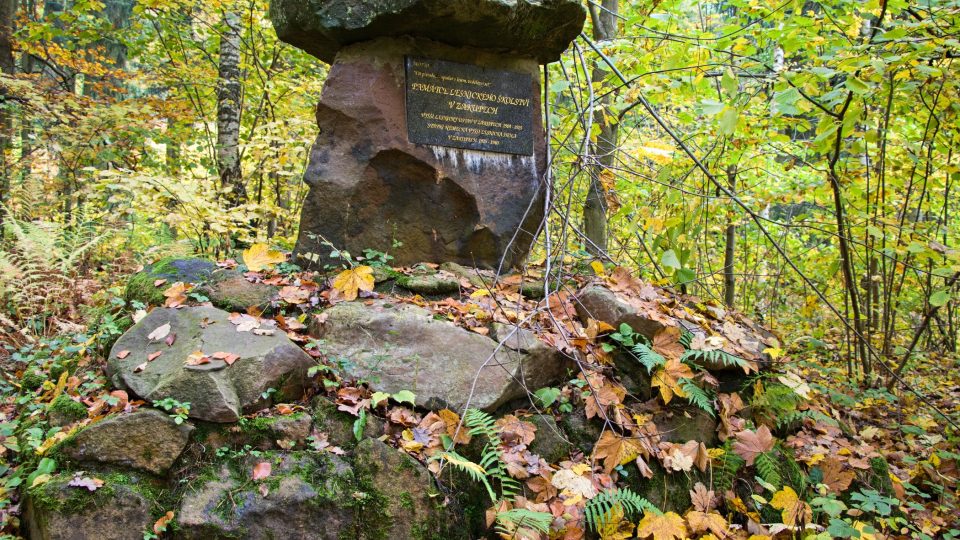Památník lesnické školy v Hubertově údolí v Zákupech