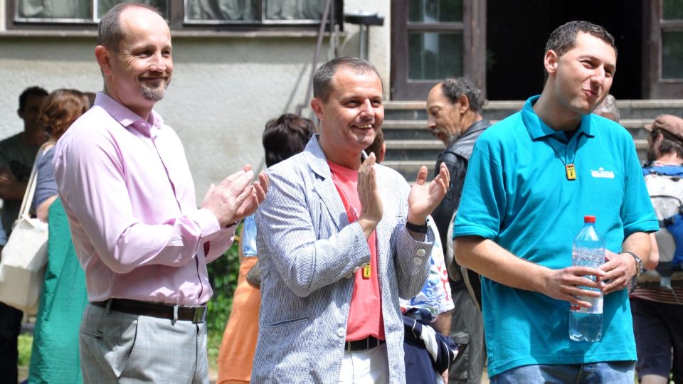 Mezi hosty nechyběli ani (zleva) Milan Knotek, ředitel ČRo Sever a moderátoři Jan Žíla a Tomáš Beneš