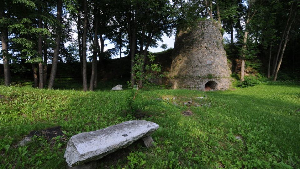 Areál vápenky dnes slouží i k odpočinku | foto: Petr Šigut Areál vápenky dnes slouží i k odpočinku