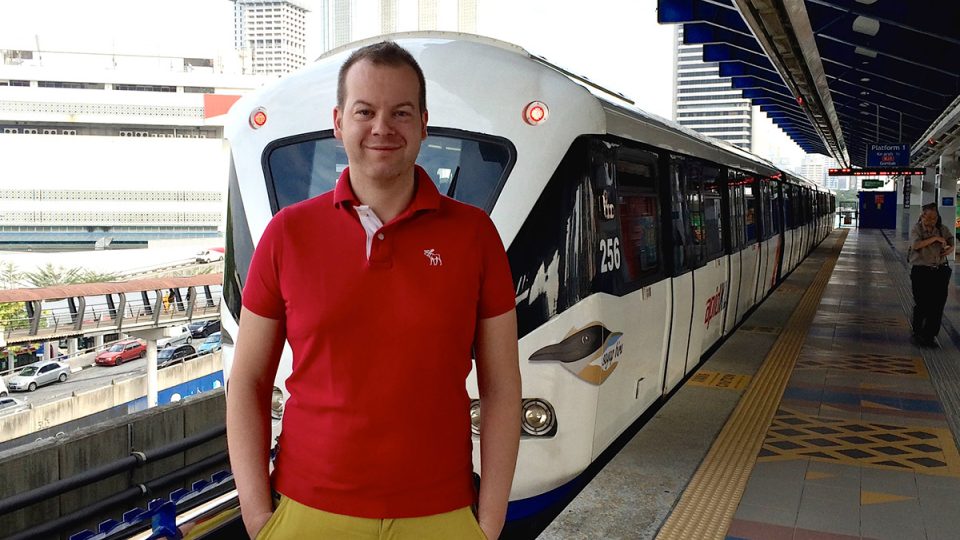 Michal Žák na nádraží v Kuala Lumpur