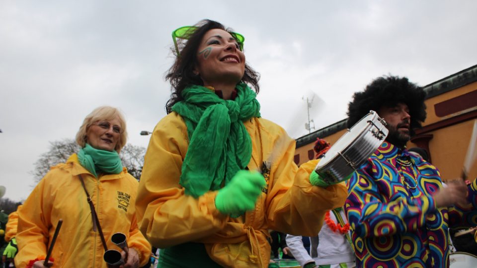 Česko-brazilské dny v Novém Boru zakončil karnevalový průvod