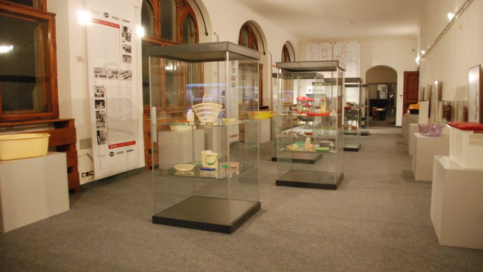 Muzeum v Liberci vystavuje plastové poklady z dob socialismu