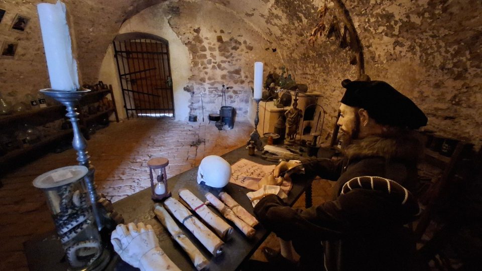 Na zámku si můžete prohlédnout alchymistickou laboratoř Marca Eugenia Bonaciny | foto: Tereza Brázdová, Český rozhlas Na zámku si můžete prohlédnout alchymistickou laboratoř Marca Eugenia Bonaciny