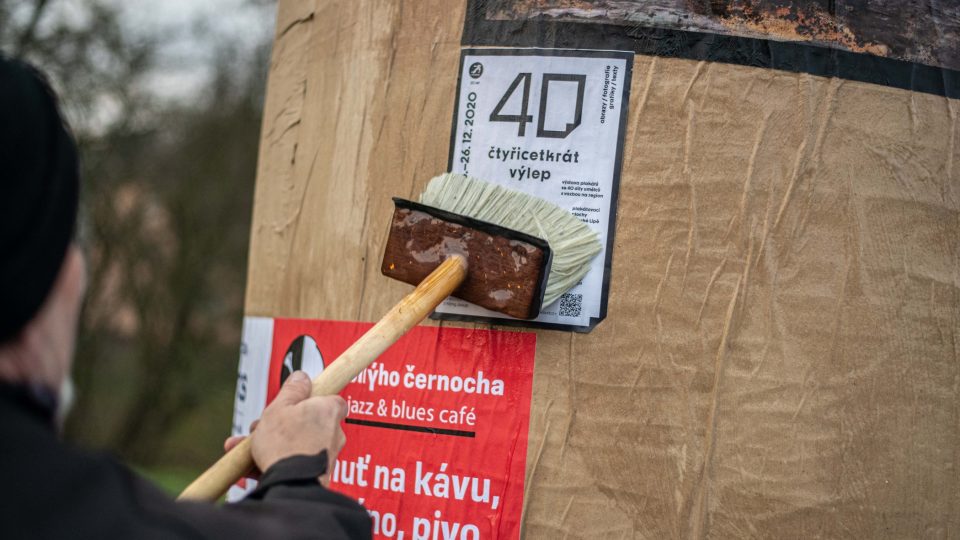 Než tam zase budou plakáty kulturních akcí... | foto: Vít Černý Než tam zase budou plakáty kulturních akcí...