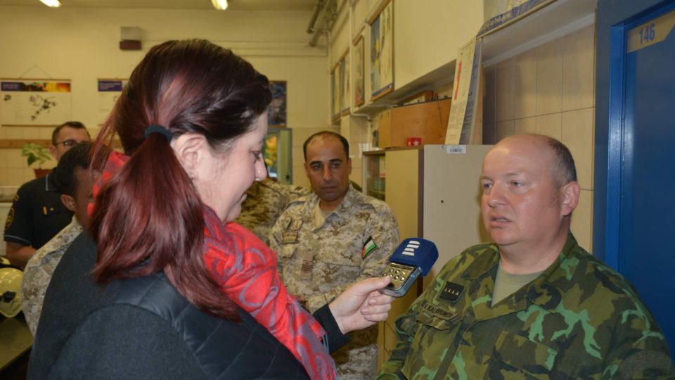 Redaktorka Eva Malá v rozhovoru s důstojníkem skupiny podpory Reach-Back a CBRN-EOD poručíkem Milošem Kaltenbrunnerem