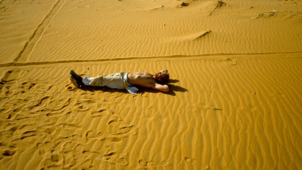 Relax na poušti (1986)