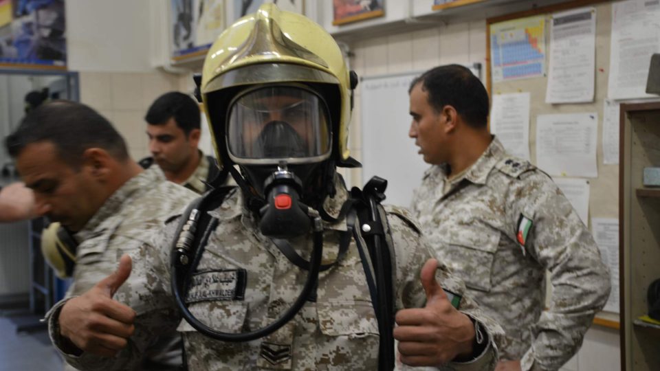 S libereckými chemiky trénují v hasičském polygonu v Jablonci nad Nisou vojáci z Jordánska