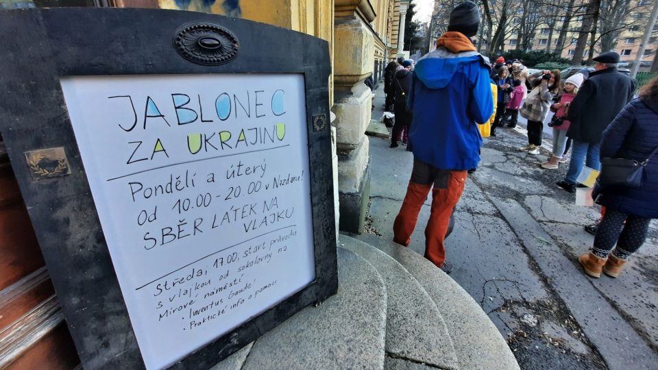 Obří ukrajinskou vlaskou ušili Jablonečané z kulturního spolku Nazdar!