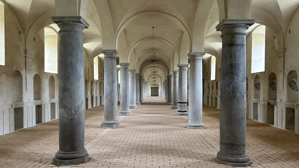 Bývalá konírna hospodářského dvora zámku Zákupy