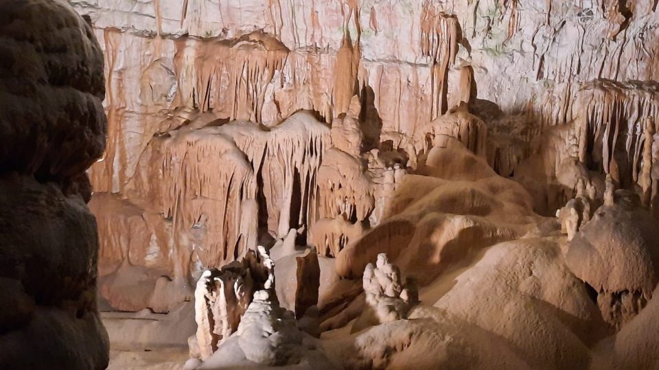 Cestování po Slovinsku - Podzemní dóm v jeskyni Postojna
