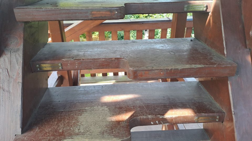 Nahoru na rozhlednu vedou tak zvané mlynářské schody | foto: Eva Bucharová, Český rozhlas Nahoru na rozhlednu vedou tak zvané mlynářské schody