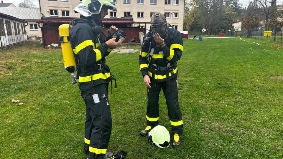 Studenti požární ochrany ve Střední škole v Semilech při tréninku