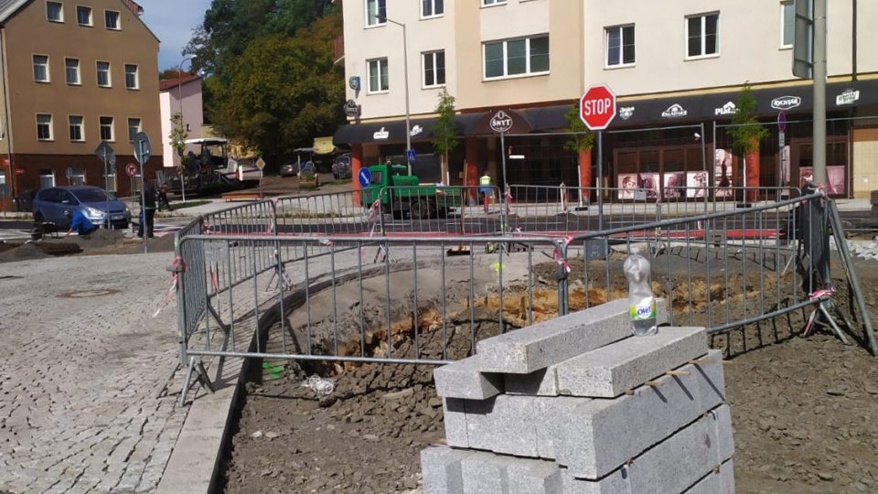 Ve spodní části Frýdlantské ulice ještě bude strom