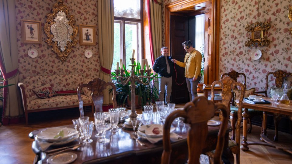 Prostřený stůl v zámecké jídelně | foto: Martin Čuřík Prostřený stůl v zámecké jídelně