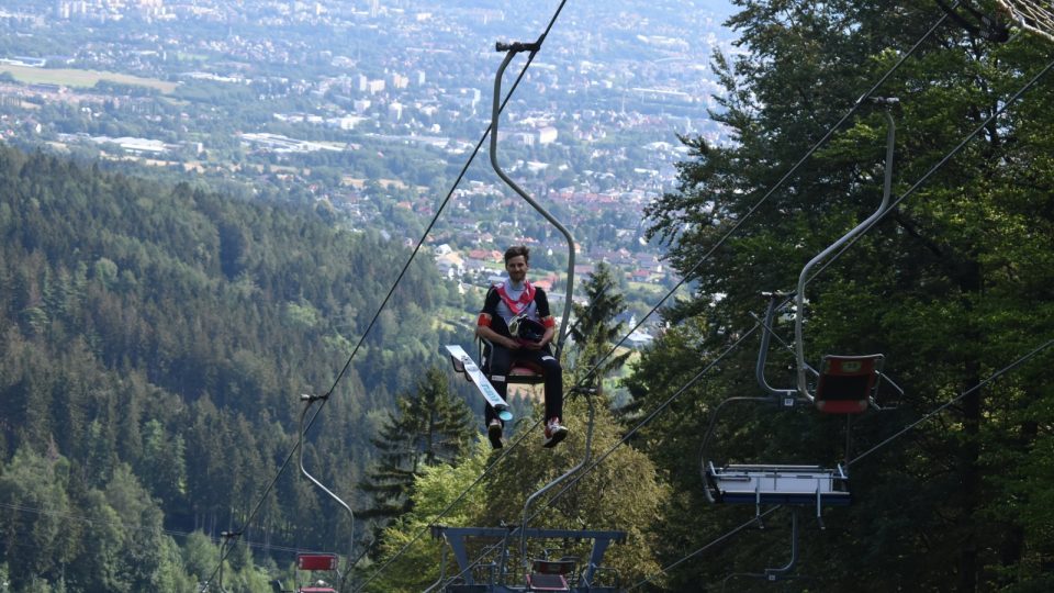 Výhled na Liberec. I to patří k letnímu tréninku na Ještědu