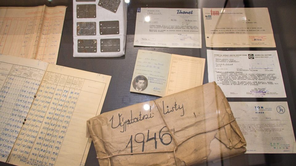 Výstava Fischel - lesk a bída v českolipském muzeu přibližuje historii mimoňské továrny ohýbaného nábytku