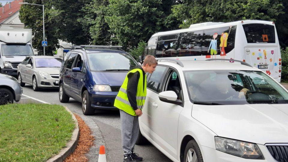 Zvýšený zájem o iQLANDII zkomplikoval začátkem srpna dopravu v jejím okolí