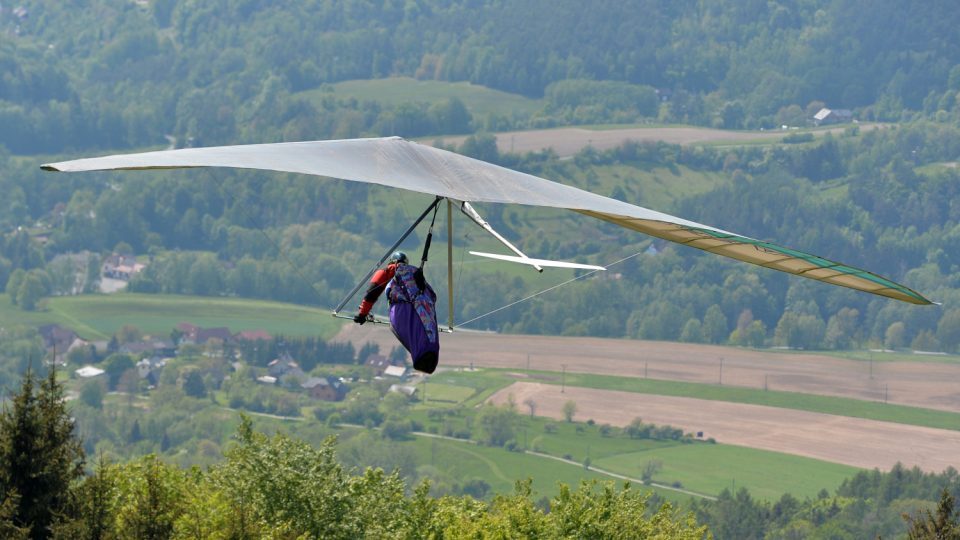 Nejen paraglidisté, z Kozákova létají i rogalisté