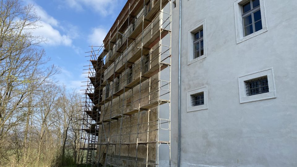 Oprava zámku Vartenberk bude pokračovat i letos