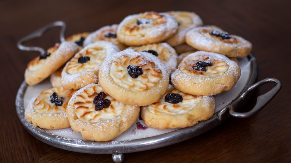 Rychlé koláčky s tvarohovou náplní | foto: Martin Čuřík Rychlé koláčky s tvarohovou náplní
