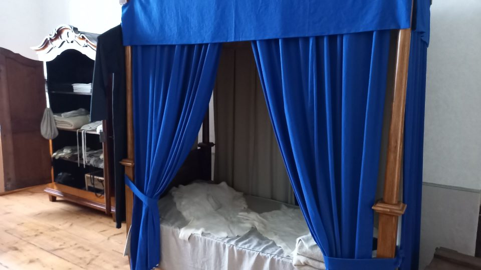 Mnišské cely jsou zařízené podle dochovaných inventářů kláštera