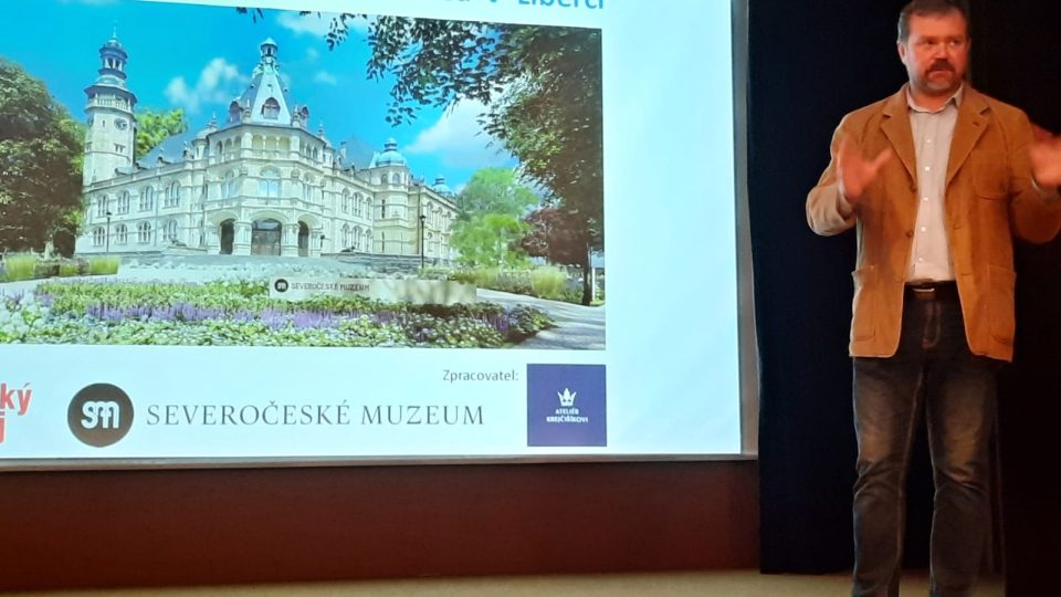 Ředitel muzea Jiří Křížek na představení obnovy parku