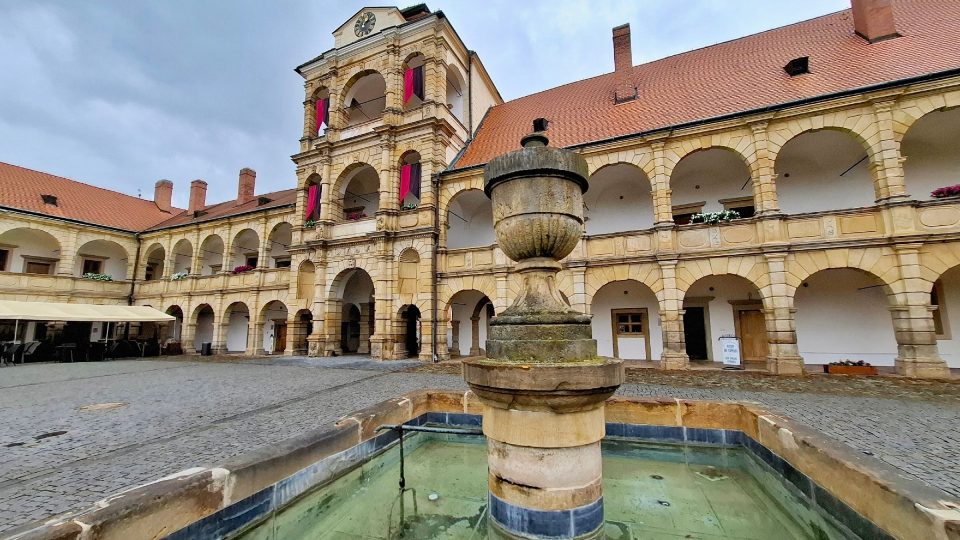 Nádvoří zámku Moravská Třebová | foto: Tereza Brázdová, Český rozhlas Nádvoří zámku Moravská Třebová