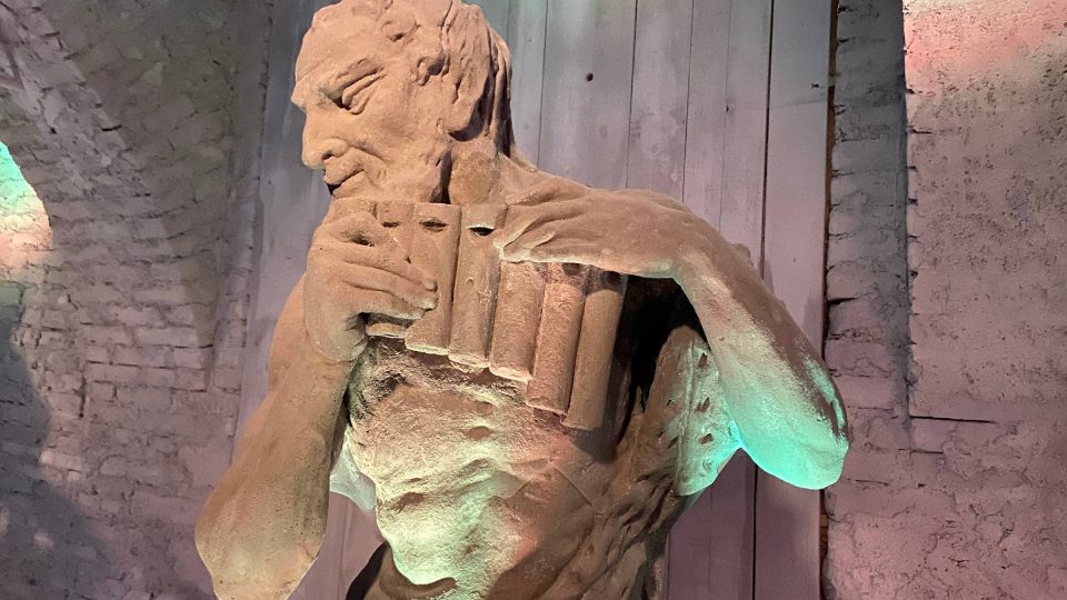 Na přípravě lapidária se podíleli studenti a učitelé ze Západočeské univerzity v Plzni