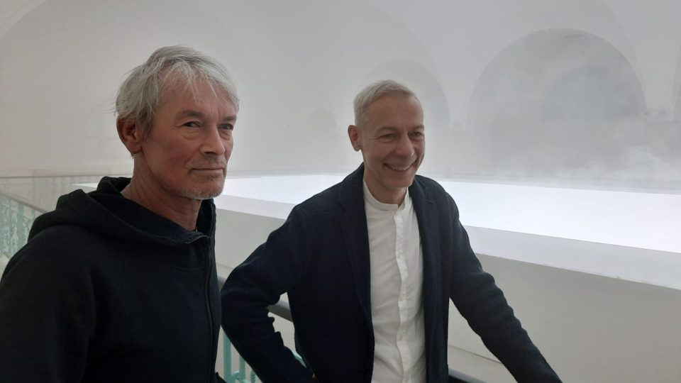 Architekt Petr Stolín a sochař Jan Stolín - autoři výstavy Index 2 v liberecké Oblastní galerii
