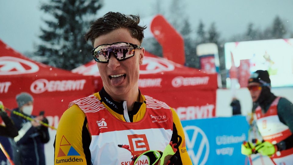 Švédský závodník s českými kořeny Max Novak, vítěz za muže ve sprintu letošní Jizerské 50
