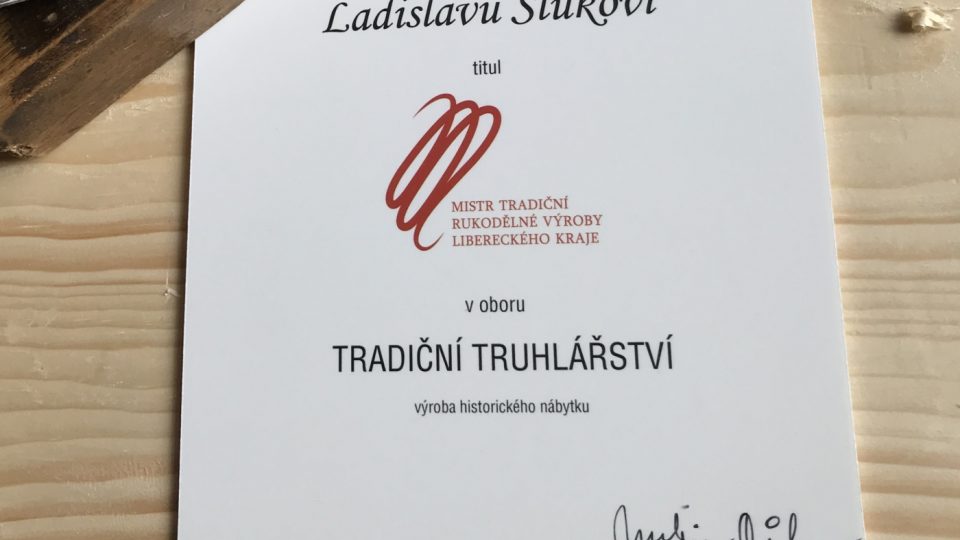 Ladislav Sluka za svou tvorbu získal titul Mistr rukodělné výroby Libereckého kraje