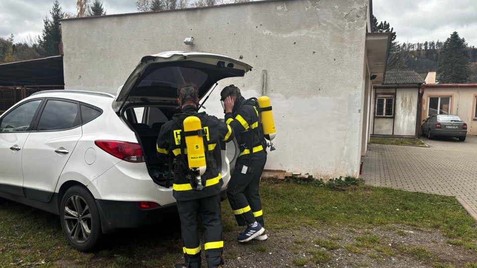 Studenti požární ochrany ve Střední škole v Semilech při tréninku