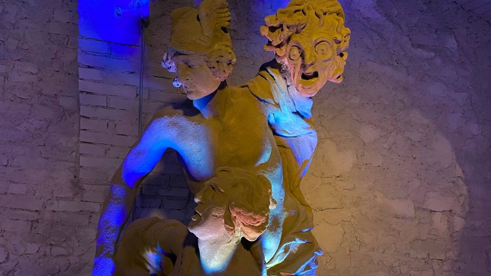 Expozici přidávají na působivosti světelné a zvukové efekty