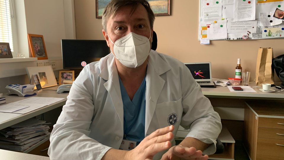 Přednosta plicní kliniky FN HK doc. MUDr. Vladimír Koblížek Ph.D.
