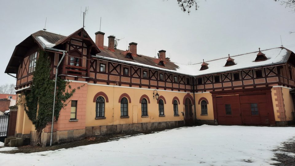 Ve vile sídlí Podještědské muzeum