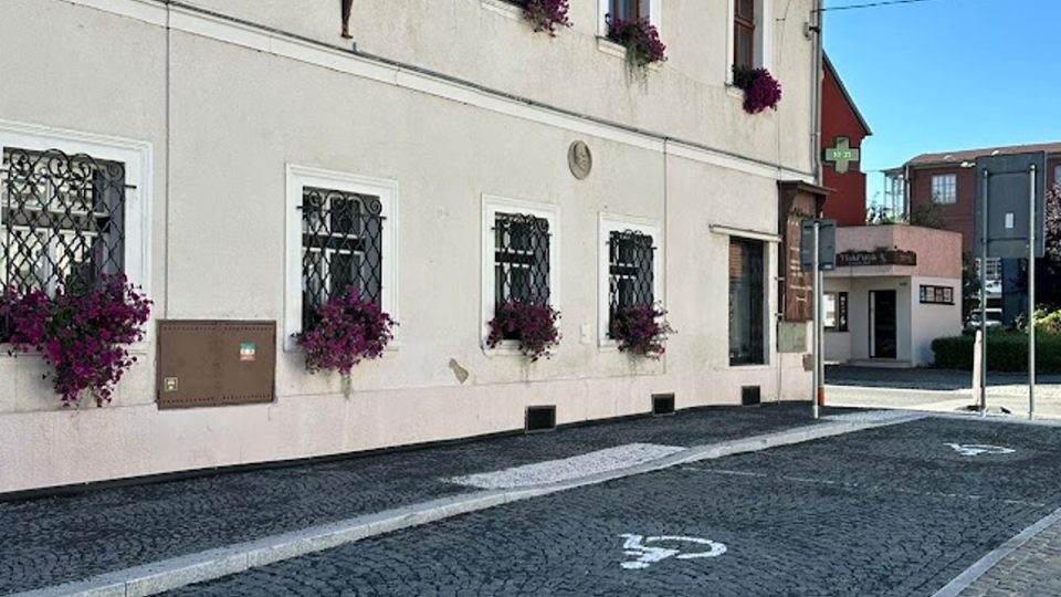 Hrnčířské náměstí ve Frýdlantu má nová parkovací místa