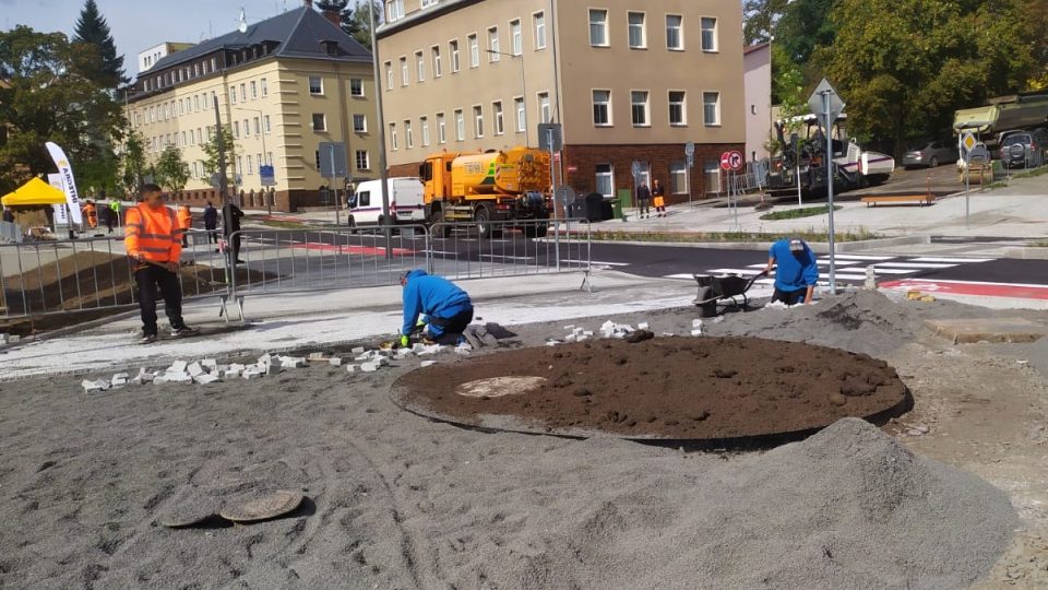 Ve spodní části Frýdlantské ulice ještě bude strom