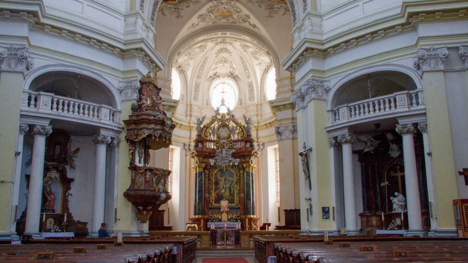 Hlavní oltář baziliky