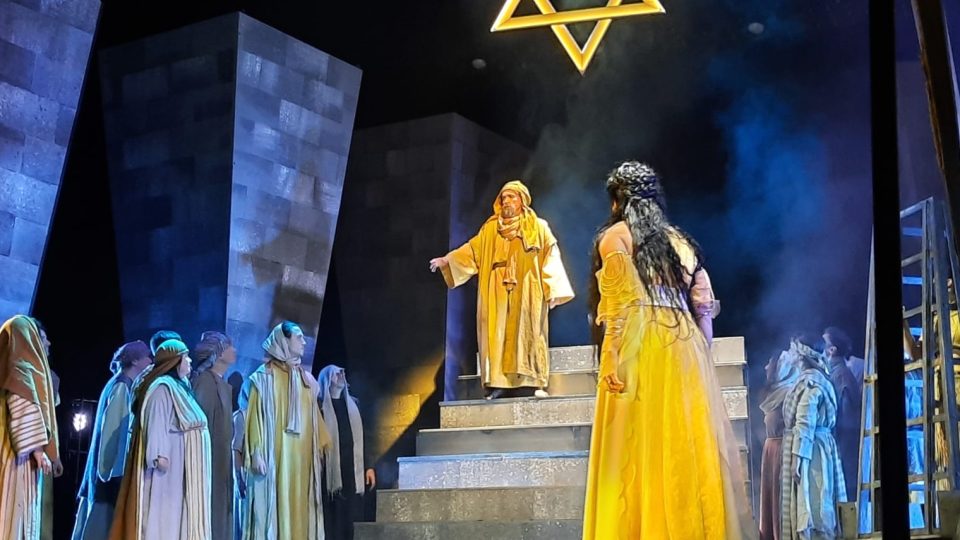 Generální zkouška Verdiho opery Nabucco v Divadle F. X. Šaldy v Liberci