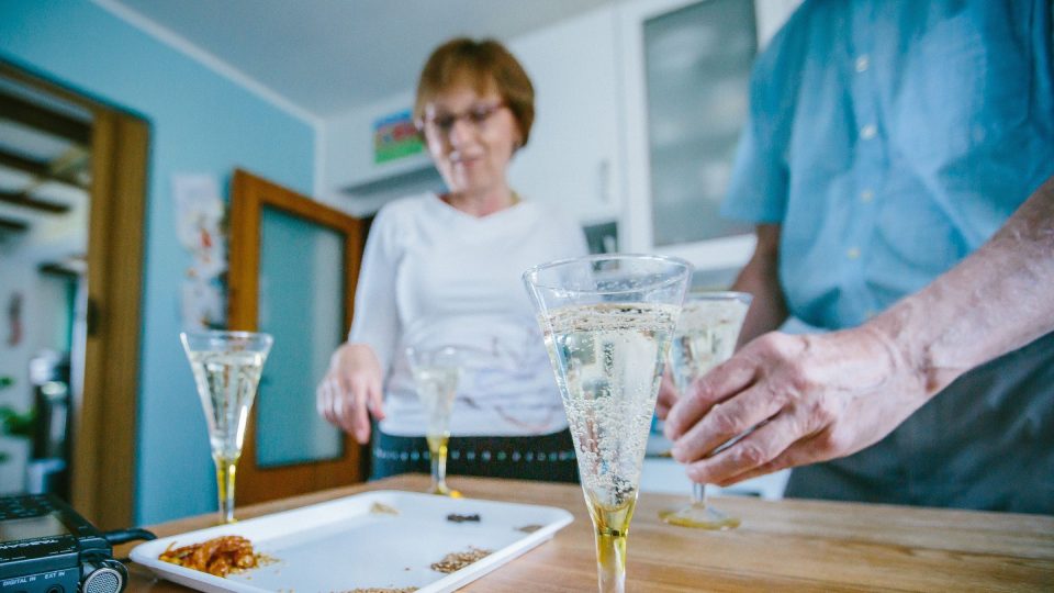 Marie Opekarová nás přivítala nealko šampaňským