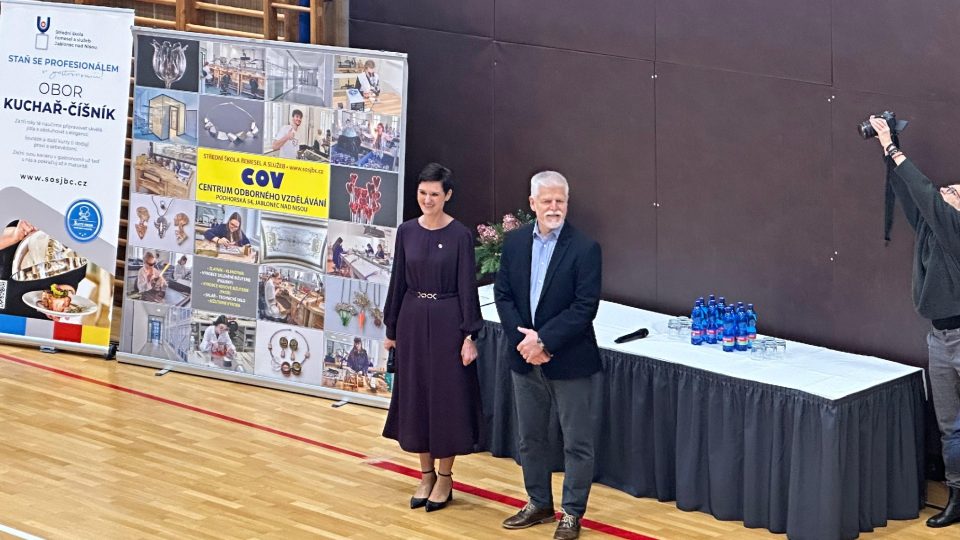 Prezident Petr Pavel na besedě se studenty Střední školy řemesel a služeb v Jablonci nad Nisou | foto: Kateřina Kubíčková, Český rozhlas Prezident Petr Pavel na besedě se studenty Střední školy řemesel a služeb v Jablonci nad Nisou