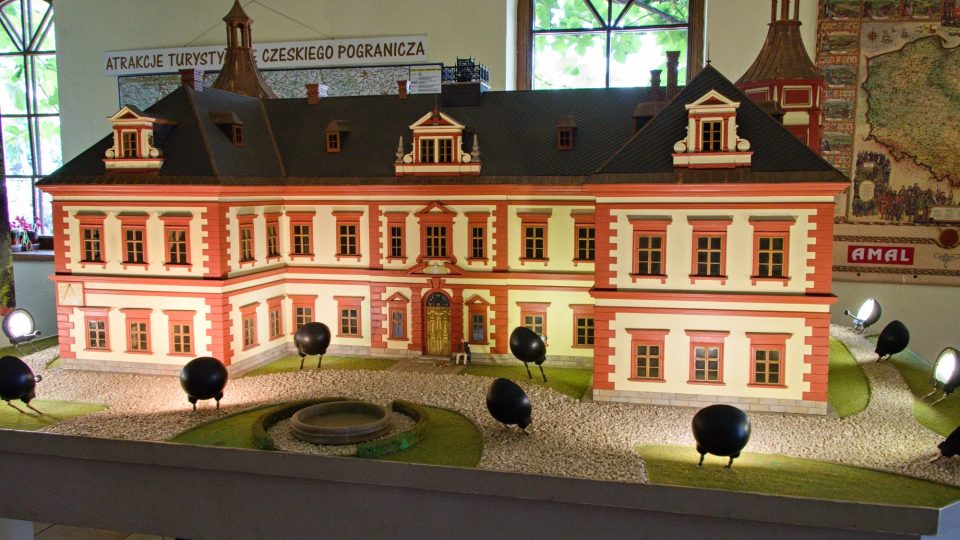 Jilemnický zámek, další z českých památek v expozici miniatur v polských Kowarech