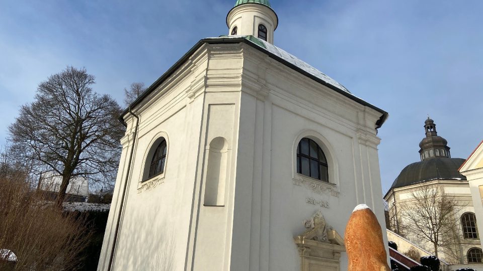 Kaple sv. Floriána slouží jako památník obětí násilí na Ostrovsku