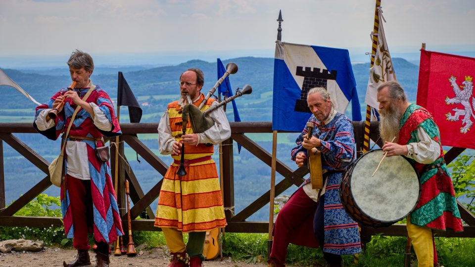 Na královský hrad Bezděz nedaleko Máchova jezera lákala „Bitva“ inspirovaná historickými událostmi