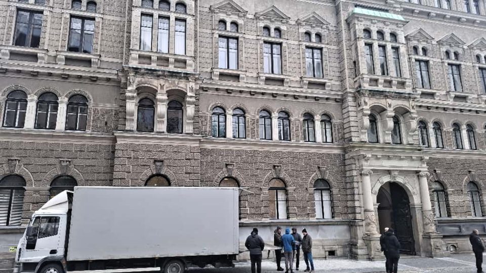 Přebírací místo na liberecké radnici, kam vozí jednotlivé okrskové komise výsledky za svůj okrsek | foto: Jana Pavlíčková, Český rozhlas Přebírací místo na liberecké radnici, kam vozí jednotlivé okrskové komise výsledky za svůj okrsek