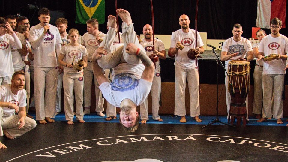 Capoeira, bojový sport podobný tanci či akrobacii