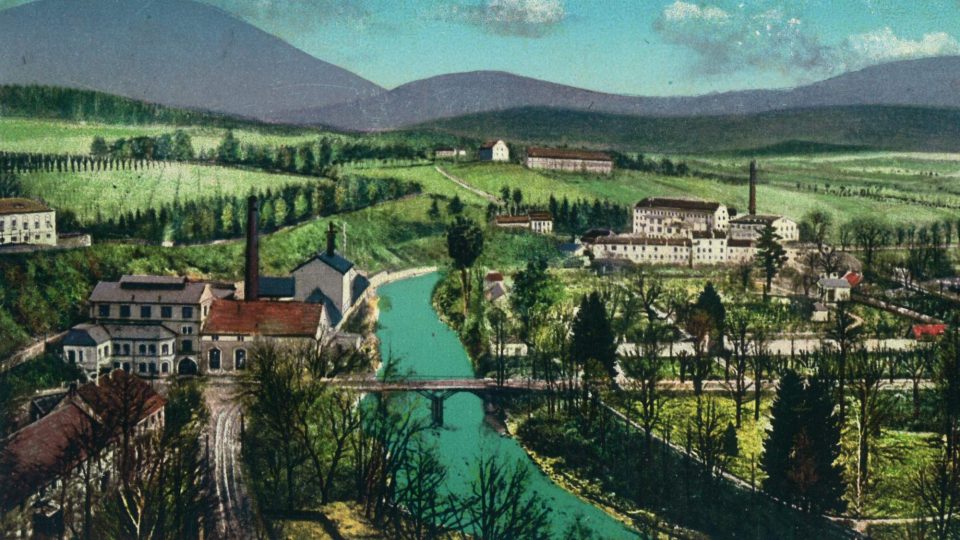 Pohled od frýdlantského zámku, historická kolorovaná fotografie