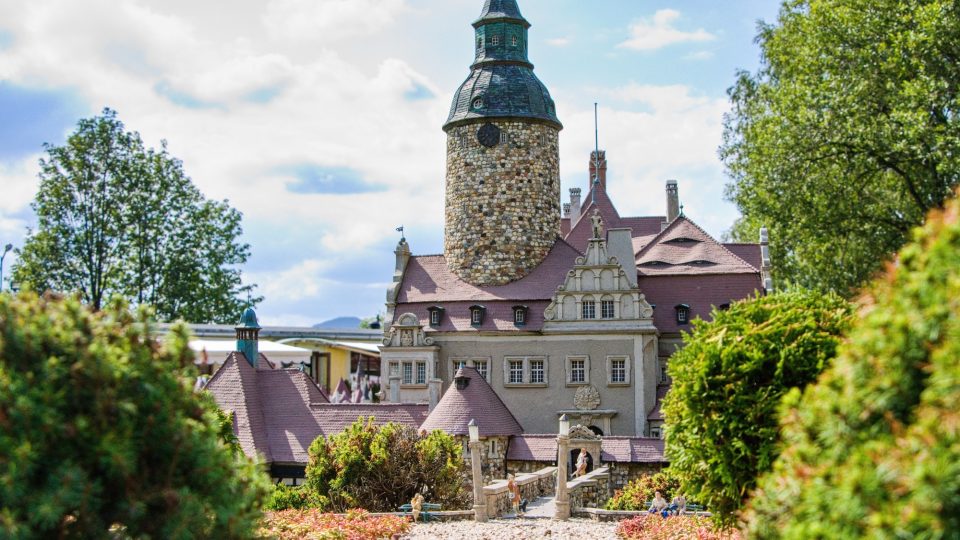 Park miniatur v polských Kowarech nabízí modely různých památek